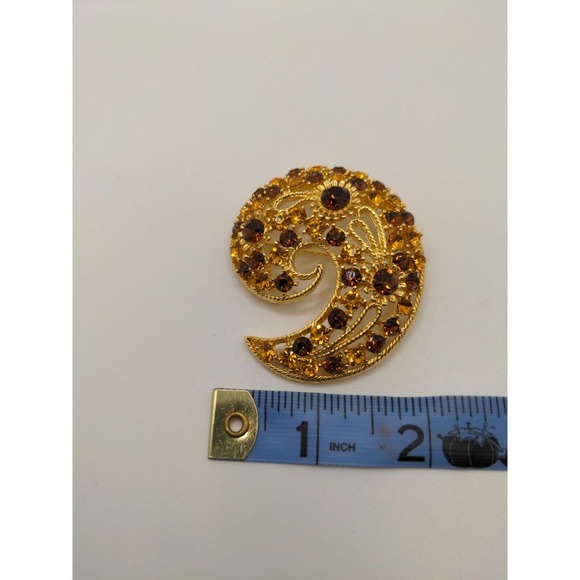 Vintage MJENT Gold Tone Brooch With Brown And Gold Crystal Crescent Circle Shape - Picture 11 of 13